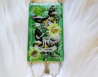 Crystal Wall Hanging - THE FOOL Tarot Card with Peridot - Hanging Tarot Decor - Butterfly Tarot - Tarot Suncatcher