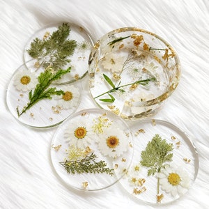 Pressed Floral Round Coasters with Holder Clear Boho Coasters Floral & Gold Leaf Round Coaster Set zdjęcie 7