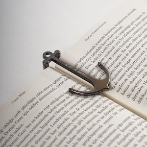 Black  Page Holder, Reading Accessories, Custom Page Saver, Custom Bookmark, Personalized Engraved Book Anchor, Reading Presents, Page Saver