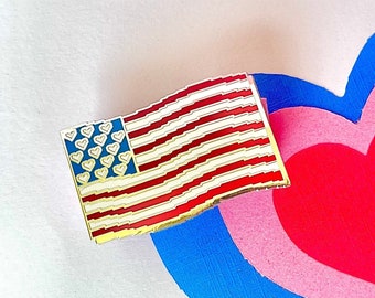 Pixel 'Merica - emaille pin | Speld Amerikaanse vlag | korrelig | VS | met sterren versierde | 4 juli | pixelharten