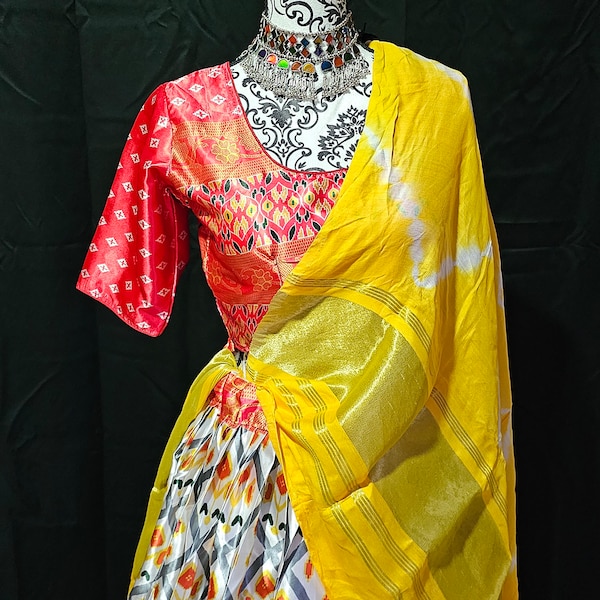 Navratri Garba Chaniya / Lehenga Choli Set - Traditional Indian Festival Outfit