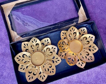 Set of 2 Indian Puja Brass Candle Holder - Traditional Diyas with Decorative Flower Candle Holders