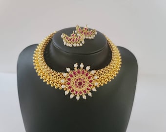 Radiant Gold Thushi: Micro Polished Maharashtrian Traditional Choker