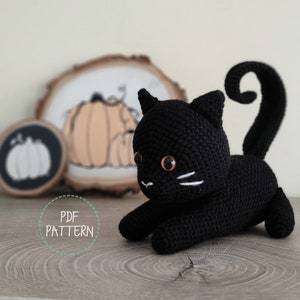 黒猫のベアトリクス (編みぐるみ かぎ針編み PDF パターン - 英語)