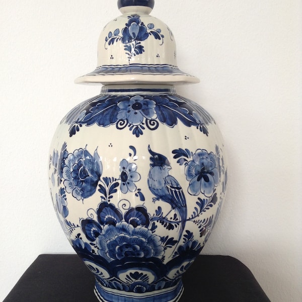 Delft blue VLS Velsen lidded ginger jar, blue and white, hand-painted ceramic