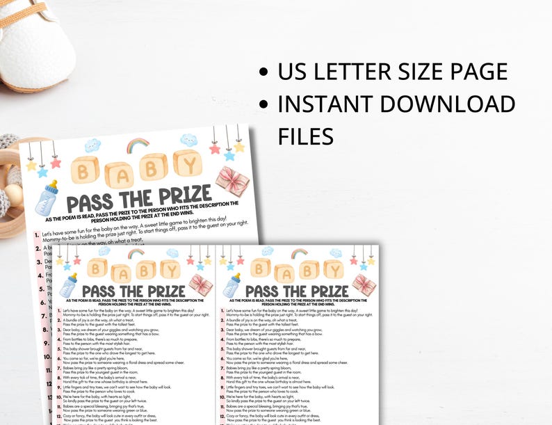 Op de afbeelding: Twee printables voor babyshower-spellen met de tekst "BABY PASS THE PRIZE" en de tekst "US LETTER SIZE PAGE" en "INSTANT DOWNLOAD FILES". De spellen hebben een pastel kleurenschema met illustraties van babyartikelen.