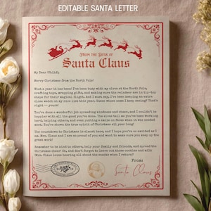 Può includere: Una lettera beige di Babbo Natale con bordi e testo decorativi rossi. L'intestazione recita "From the Desk of Santa Claus" con una silhouette della slitta e delle renne di Babbo Natale. La lettera è indirizzata a "My Dear Child".