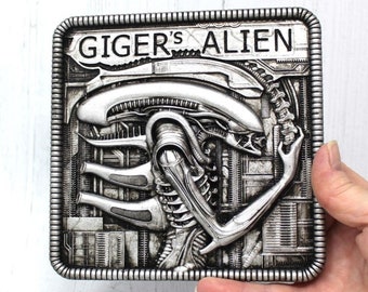 Giger's Alien Large 15cm Wall Plaque, Original 1979 Movie Design, Finely Detailed Xenomorph Wall Art, Tribute Artwork, sculpture Fan Art