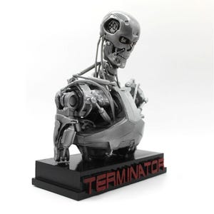 Terminator Endoskeleton Figure Desk Art: Cybernetic Movie Memorabilia ...