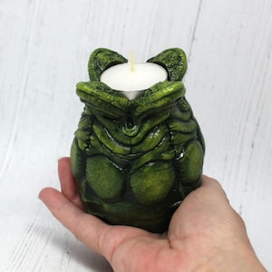 Alien Egg Tea Light Holder: Hand-Painted Resin Xenomorph Ovomorph
