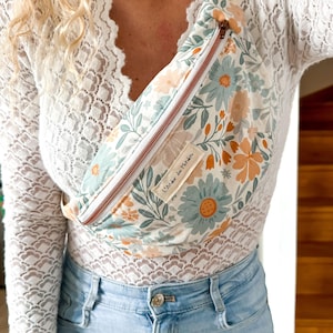 Sac banane imprimé floral bleu pastel romantique pour femme - FAIT MAIN