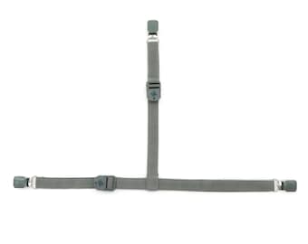 Befestigen des elastischen Schaffells - Befestigen des Gummibands am Stuhl - Befestigen des Schaffells am Stuhl - Farbe Grau