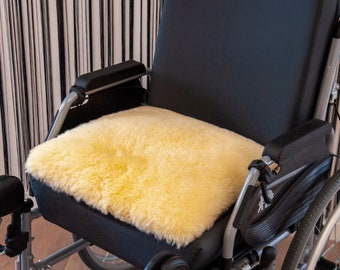 Wheelchair seat cushion - pressure lowering - Skéépe - Medicinal sheepskin from Texel - Real Texel Product
