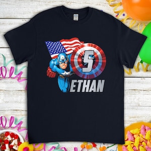Captain America vintage bande dessinée cadeau d'anniversaire pour fils fille drôle nom personnalisé T-shirt unisexe pour hommes femmes enfants garçons filles tout-petit bébé