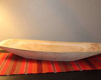 Antike primitive skandinavische schwedische handgeschnitzte Trencher-Teigschüssel aus Holz mit milchweißer Patina aus der schwedischen Provinz Dalarna aus dem 19. Jahrhundert