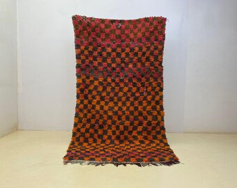 NIESAMOWITY MAROKAŃSKI CZERWONY DYWAN W STYLU VINTAGE – ręcznie robiony dywan marokański, autentyczny dywan berberyjski, dywan w stylu boho do salonu (7,9 x 4,4 stopy)
