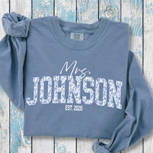 Custom Bride Shirt Future Mrs Long Sleeved Tee Comfort Colors Engagement Personalized Bride Wedding Party Fiancee Gift Shower New Name Gifts