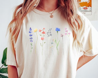 Women's Pretty Wildflowers T-Shirt, Floral Shirt, Cottagecore Clothing, Cottagecore Shirt, Fairycore Clothing, Botanical Shirt, Floral Tee