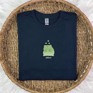 Embroidered Cute Frog T-Shirt, Cute Animal Shirt, Cute Frog Shirt, Frog Gifts, Embroidered Shirt, Embroidery T Shirt, Custom Embroidery