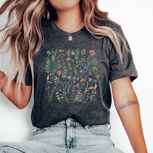 Vintage Cottagecore T-Shirt, Cottagecore Clothing, Fairycore Clothing, Floral T-Shirt, Botanical Shirt, Pressed Flowers Aesthetic Clothes
