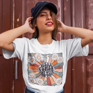 Here Comes The Sun Tシャツ、ビンテージTシャツ、レトロTシャツ、サマーTシャツ、サマーTシャツ、ハンドメイド服、花柄シャツ、レトロ花柄Tシャツ