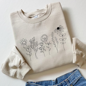 Women's Wildflowers Sweatshirt, Floral Sweatshirt, Flowers Sweatshirt, Wildflower Shirt, Wildflower Sweatshirt, Pretty Gift For Her