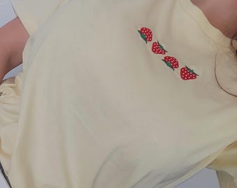 T-shirt geborduurde botergele aardbeien, shirt aardbeien, fruit-T-shirt, botergele trend, lente/zomerkleding, geborduurd T-shirt