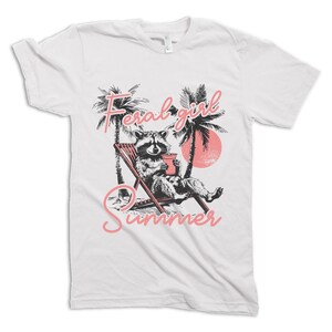 Sommartröja med vildflickor | Rolig tvättbjörns-T-shirt | Söt panda-T-shirt | Fånig djurtröja | Sommartröja med slogan bild 7