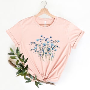 Blaues Wildblumen T-Shirt, Blumen Shirt, Botanisches Shirt, Cottagecore Kleidung, Cottagecore Shirt, Fairycore, Florales T-Shirt, Blaues Blumen Tee Bild 6