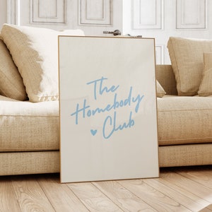 The Homebody Club Jasnoniebieski nadruk Modna sztuka ścienna Neutralna dekoracja ścienna Modna sztuka do druku Wystrój salonu Sztuka wózka barowego Cyfrowe wydruki