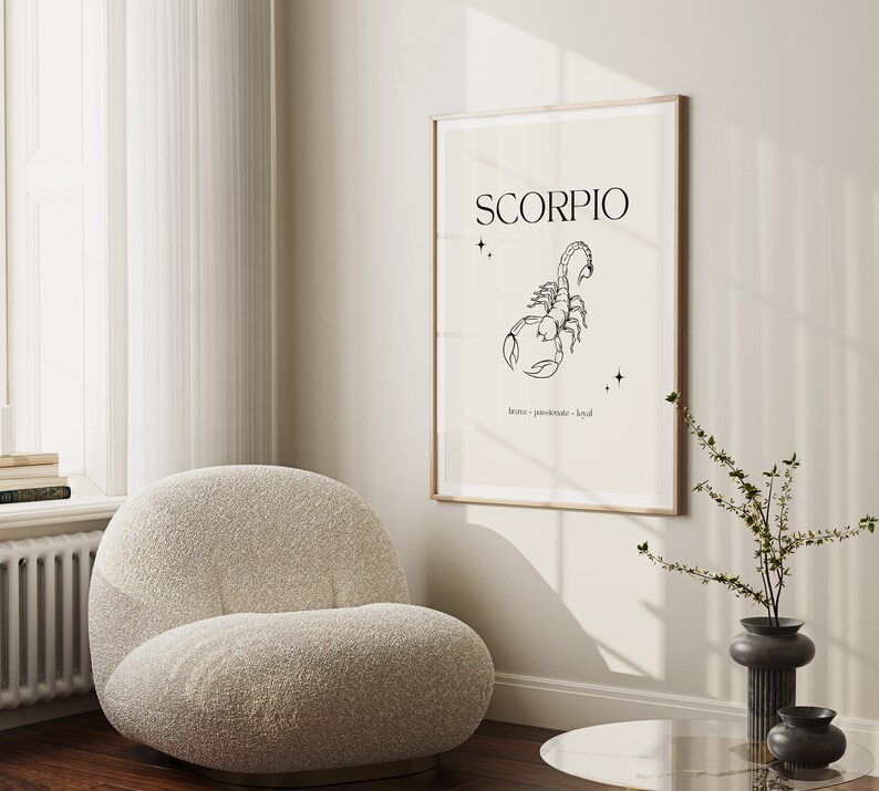 Pode incluir: Um p&ocirc;ster imprim&iacute;vel minimalista em preto e branco com o signo do zod&iacute;aco Escorpi&atilde;o. O p&ocirc;ster apresenta uma ilustra&ccedil;&atilde;o de escorpi&atilde;o e o texto "Escorpi&atilde;o" em letras pretas em negrito. O texto "intenso - apaixonado - leal" est&aacute; escrito em uma fonte menor abaixo do escorpi&atilde;o.