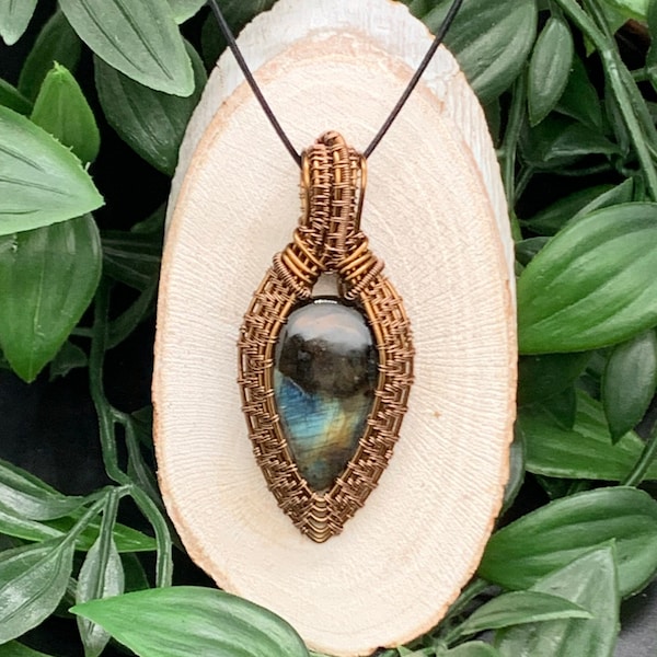 Labradorite pendentif pierre naturelle et cuivre couleur bronze. Collier pierre de Protection.