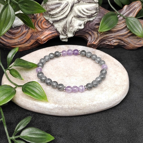 Bracelet en Labradorite et Améthyste. Perles de 6 mm, 18 cm personnalisation possible.