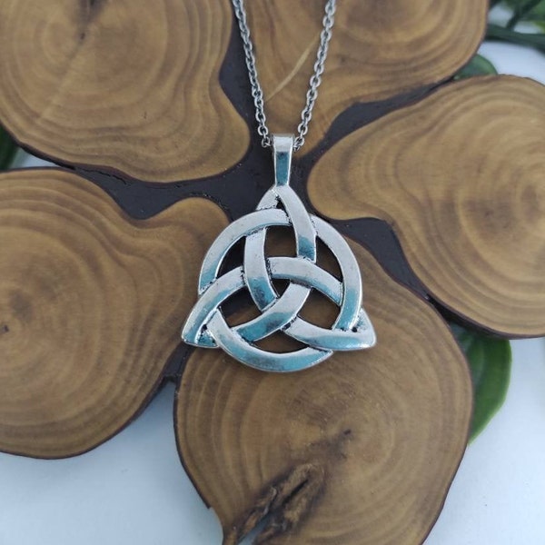Collier pendentif Triquetra symbole sacré celtique protecteur, bijou pour homme et femme-triskel