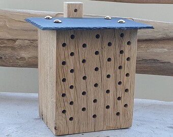 Wildbienen Nisthilfe aus Eichenholz in liebevoller Handarbeit hergestellt. Natur pur
