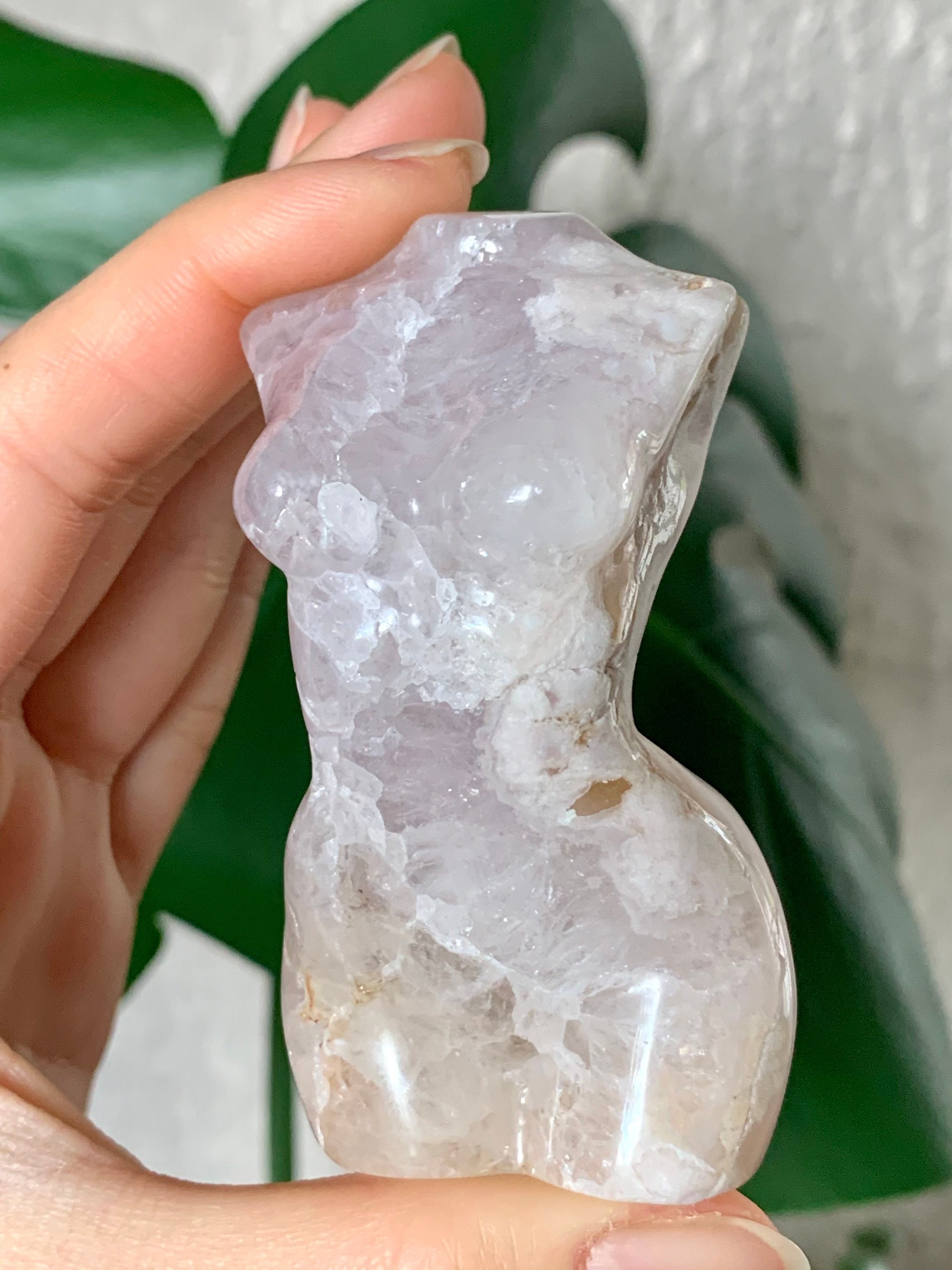 Women's Body Figurine Crystal Carving Flower Agate, Modèle de Déesse en Cristal d'agate Fleurs Druzy