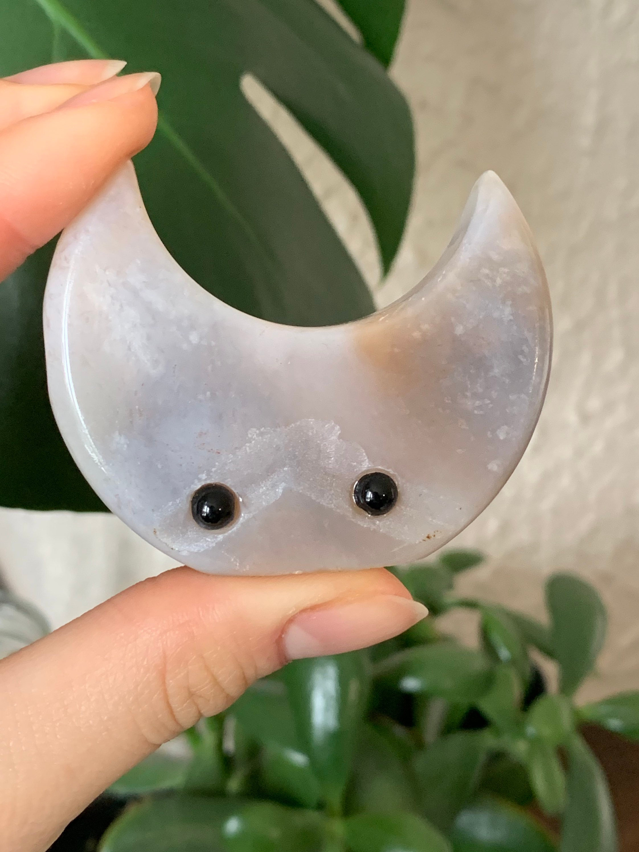 Lune en Agate Couleur Pastel, Agate Crystal Moon Carving, Cute Cristal Forme Lune, Quartz Lune Paste