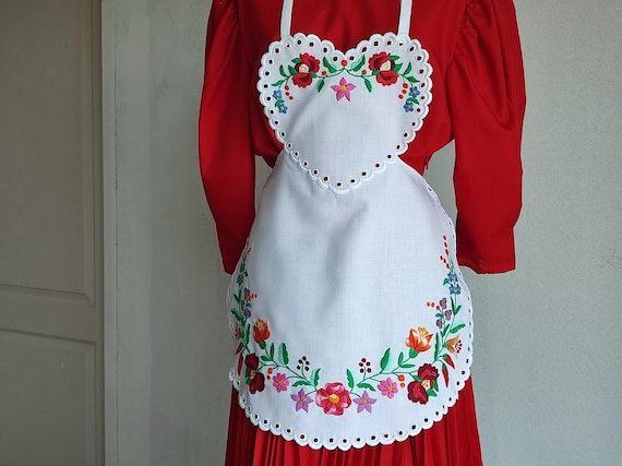 Rabbit刺繍　Vintageファブリック　エプロンワンピース エプロン風コーデュロイロングワンピース | レディースファッション