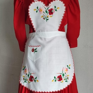 Tablier vintage brodé hongrois, tablier fait main, art populaire Kalocsa