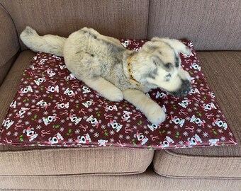 Red Christmas Themed Dog Blanket Mat Bed