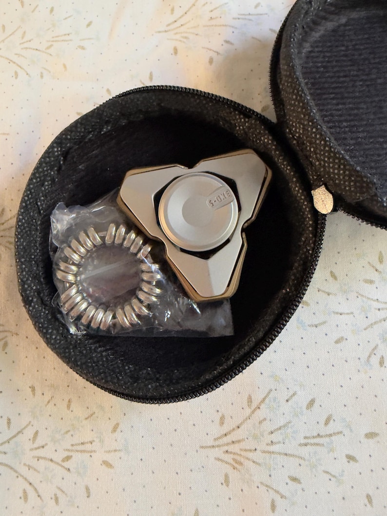 Fidget Spinner and Ring Bundle, Stress Relief Sensory Toy Set, Quiet ...