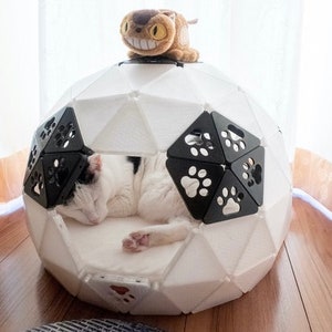 Maison pour chat moderne réalisé avec des triangles qui s’assemblent en impression 3D