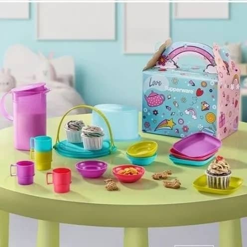 Tupperware Mini Hello Kitty Snack Set