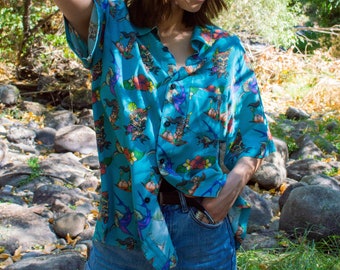 Hawaïaans overhemd met knoopsluiting, bedrukt met custom illustraties op de stof, unisex model, maat M