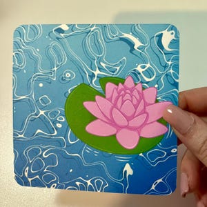 Kunstprint lelieblad en vijver | Matte afwerking | Schattig, lelieblad, vijver, lotus, lente