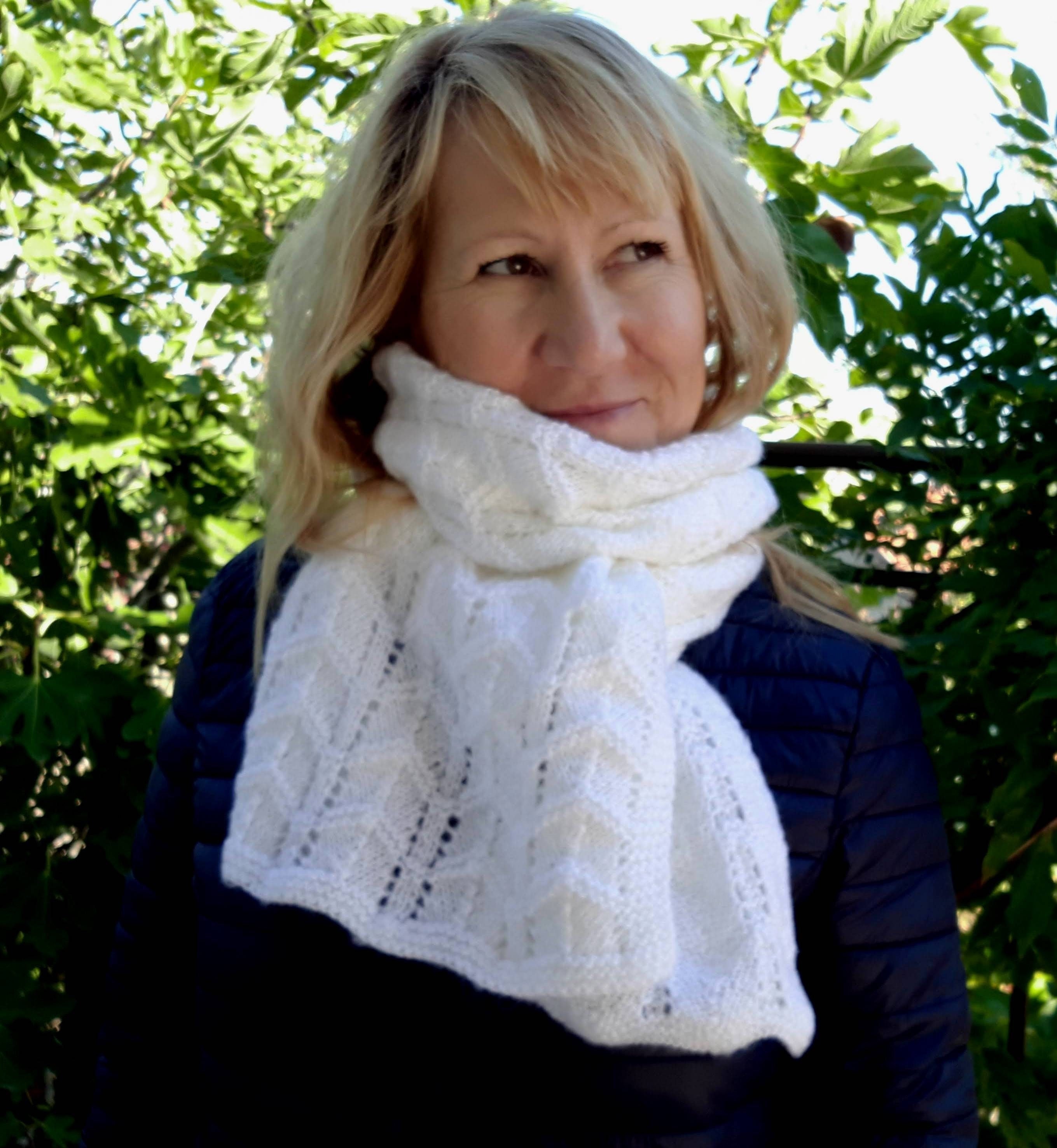 手編みモヘアマフラー：白い冬のアクセサリー - Etsy 日本