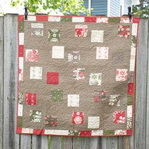 Modern Christmas Throw, Small Lap Quilt for Christmas, Christmas Decoration, Handmade Quilt Gift for Her, Holiday Quilt, Christmas Patchwork