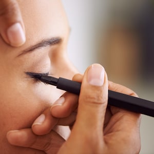 PURÈZ Retro Twist-eyeliner: natuurlijk, duurzaam, twist-up design