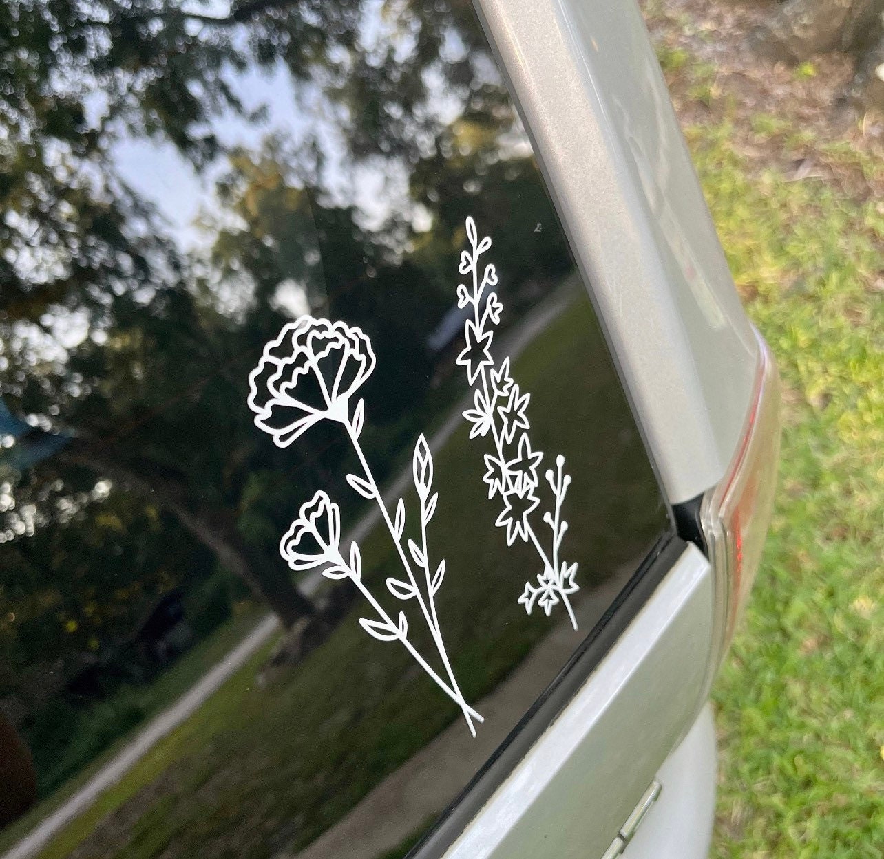  Wildflowers Car Decal, Wildflower Boho Car Decal, Plant Lover  Gift Idea, Botanical Leaf Sticker, Bumper Stickers, Car Sticker, Decor  Sticker, Waterproof, Car Window Decals, (7 wide, White) : Handmade Products