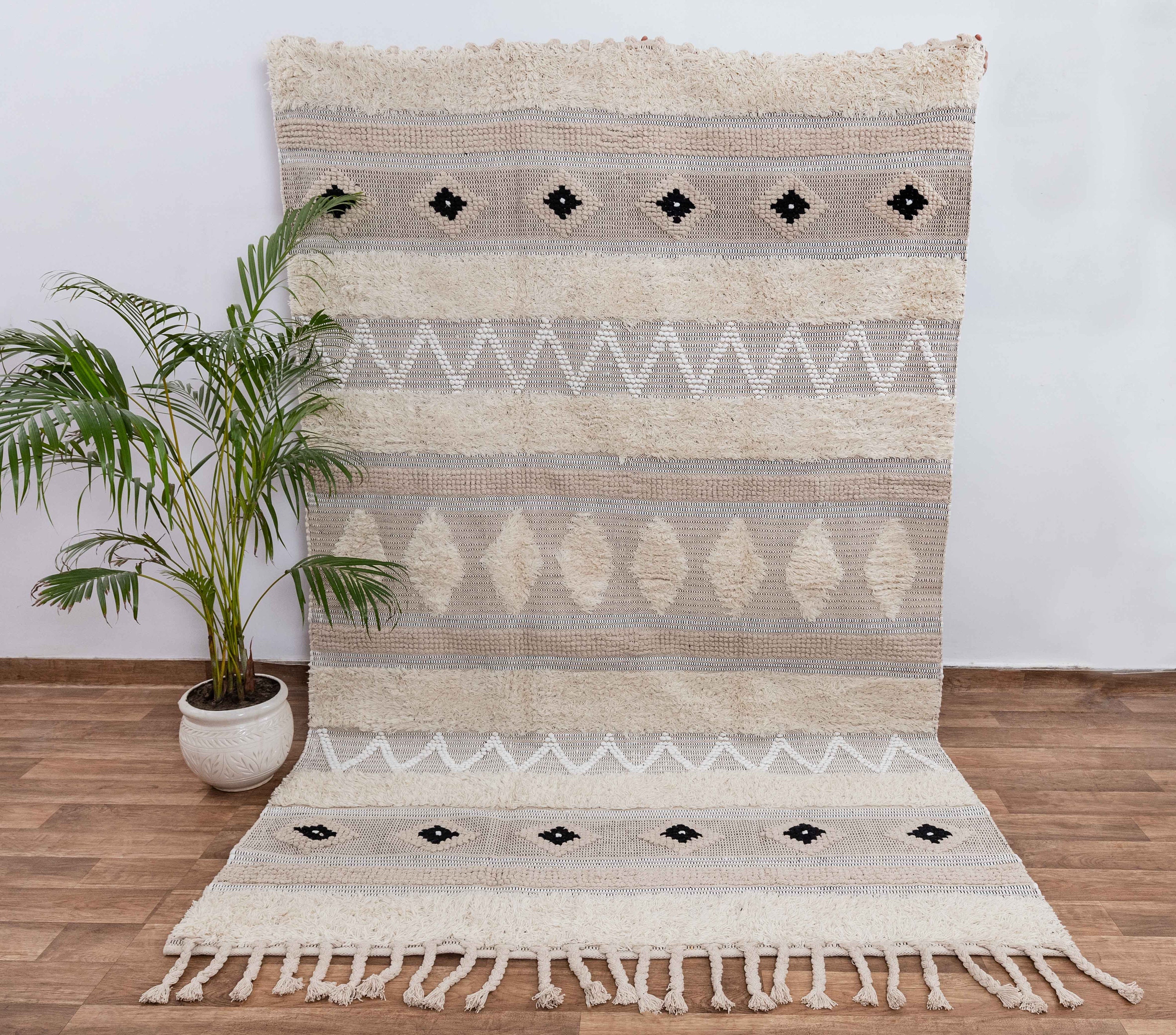 MOROCCAN BERBER BENI Ouaren carpet handmade Design tribal